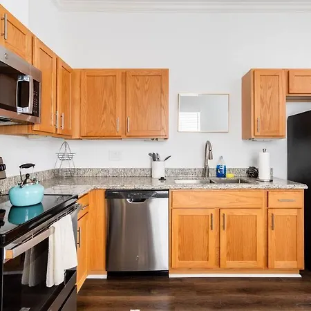 Chic Urban Living Minutes From I-45 And I-610 #A Villa